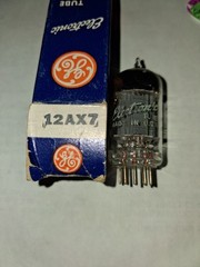 1 Very strong new in the box General Electric D Getter 12AX7 tube #40010