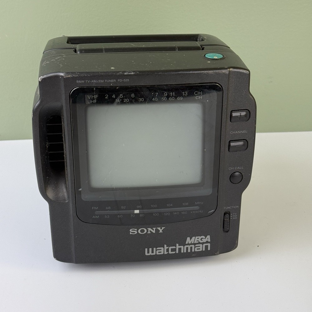 Vintage Sony Mega Watchman FD-525 Portable B&W TV AM/FMRadio Tuner