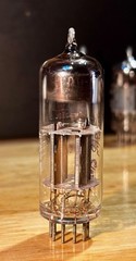Single nice 12BH7 BRIMAR brand as Mullard BLACK PLATES Preamp Tube UK Tested NOS