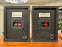Vintage Realistic Minimus 2.5 #40-1999 Bookshelf Speakers, PAIR, 1984 Paper