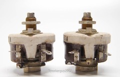 2 Ohmite Ceramic Potentiometers / Spec46916A-3 Series A / 125 Ohm — KTB3