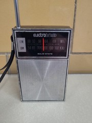 Vintage Electro Band De Luxe Solid State Model 825 AM/FM Radio Works Really Good
