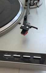 EXC Vintage Mitsubishi DP-51 Direct Drive Fully Automatic Turntable Records