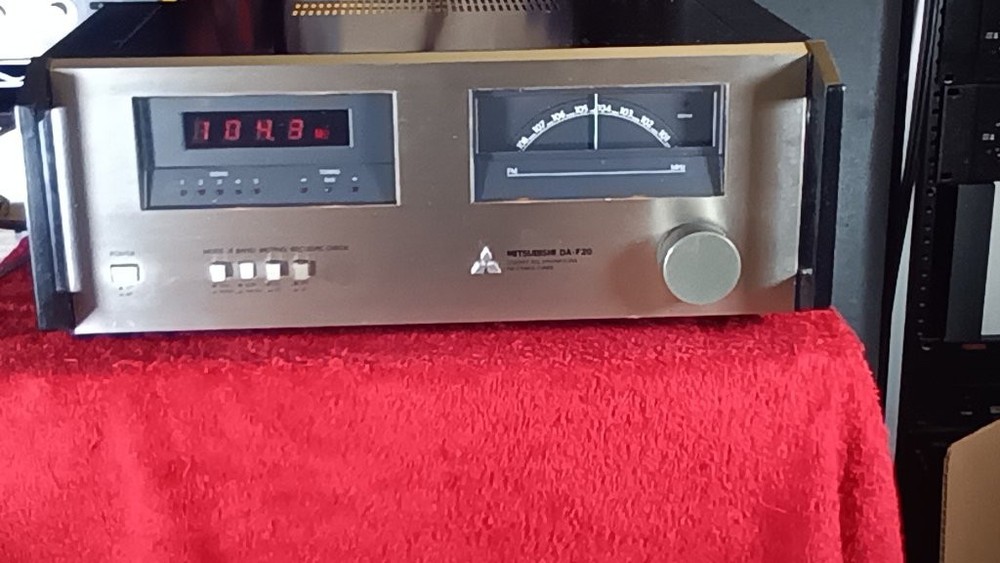 mitsubishi da-f20 fm stereo tuner