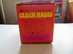 RARE GE C3300 WHITE CLOCK AM RADIO ALARM VINTAGE NEW? PETER MAX STYLE 1971 MIB