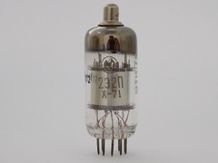 1x Soviet 2E2P – Electrometric Double TetrodeTube With Common Cathode 2Э2П 2Е2П