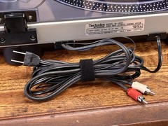 Technics SL-1650 Direct Drive Automatic Turntable, Stacking Spindle, Serviced.