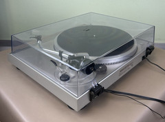 TECHNICS SL-Q2 TURNTABLE