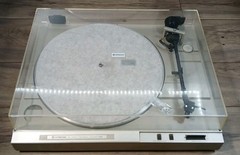 Hitachi HT-20S Turntable – Belt-Drive Low-Mass Pick-up Arm – Near Mint Cond VTG