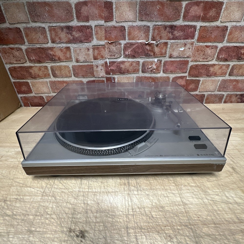 Sanyo TP-1010 Semi Automatic W/ Auto Return Belt Drive Turntable No Cartridge