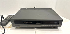 Hitachi VT-M262A VCR 4 Head Player Recorder With Remote and Instructions