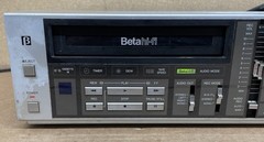 Sanyo Beta Hi-Fi Stereo Betamax- VCR7200 – FOR PARTS/REP Power Tested No Remote