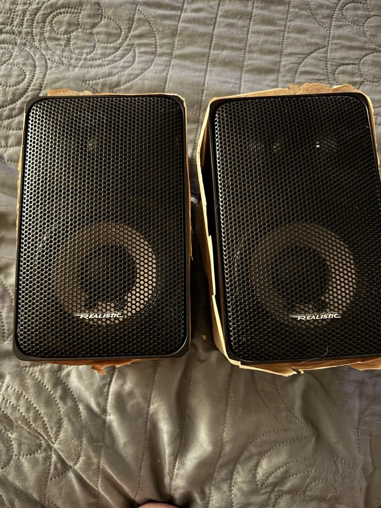 Pair Vintage Realistic Bookshelf Speakers Minimus-7 Cat No 40-2030C