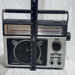 Vintage Realistic 12-650A AM/FM Radio Receiver – Long Antenna – WORKS!