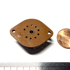 one vintage 9-Pin CINCH USA Wafer Tube Socket for 12AX7 6DJ8 B9A NOS