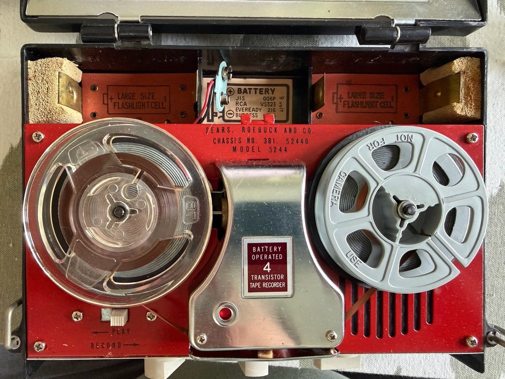 Vintage Silvertone 5244 Battery Operated Reel to Reel Tape Recorder w/ Box Power