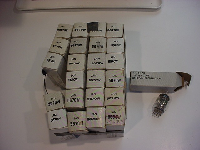 one NOS ELECTRON vacuum TUBE GE 5670W