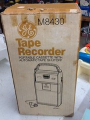 VINTAGE GENERAL ELECTRIC PORTABLE CASSETTE TAPE RECORDER MODEL M8430 Mic WORKS!