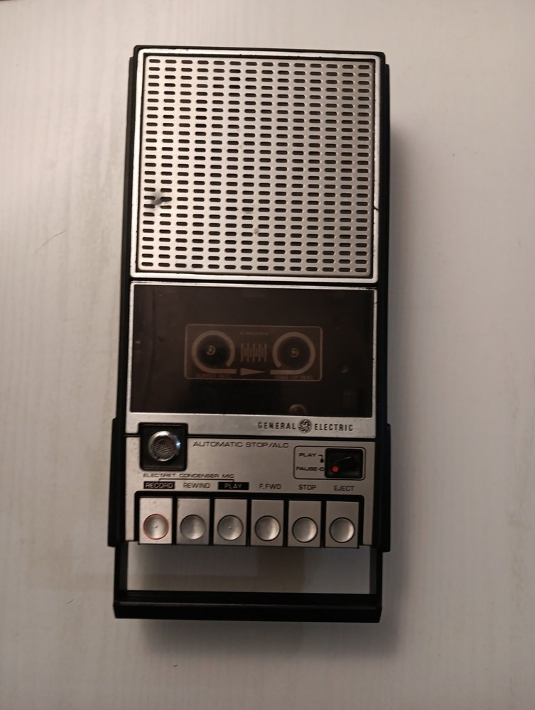 General Electric Cassette Player Vintage Recorder Model 3-5105G AC/Battery