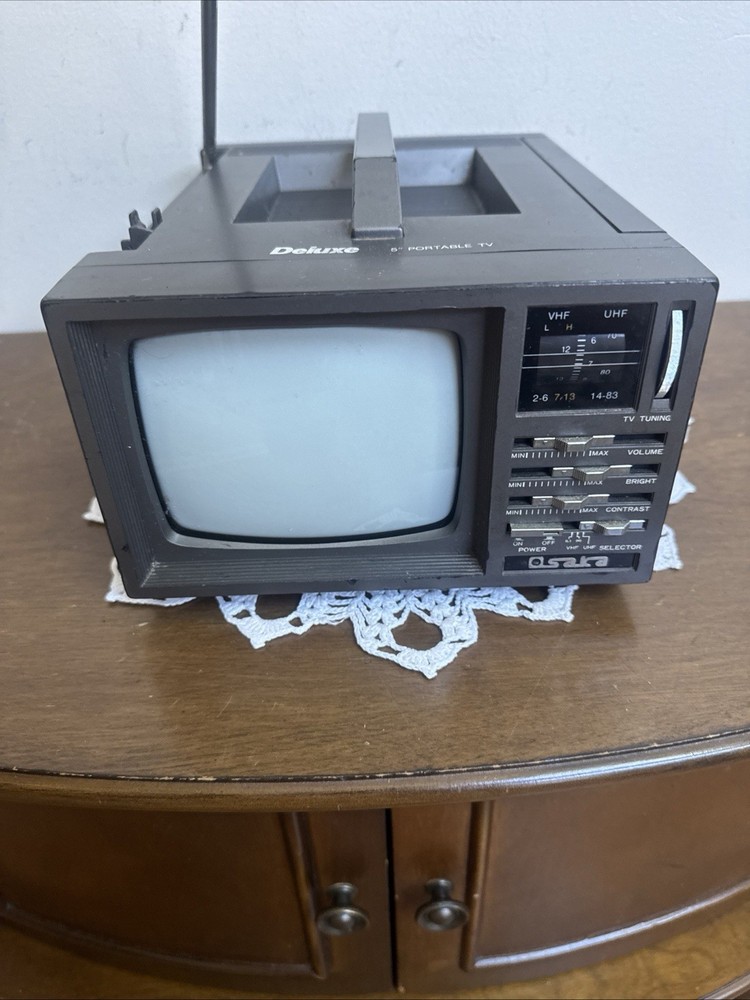 Vintage Osaka KTV-1010 Deluxe Portable 5” B&W CRT TV 1985 Korea Retro