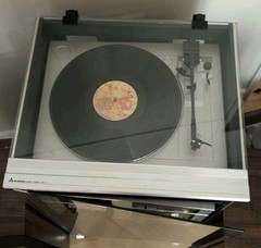 Mitsubishi Audio Cabinet w/ Stereo, Cassette, Amplifier, Turntable, and Speaker