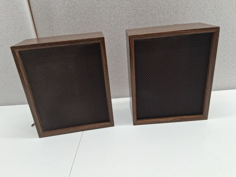Vintage Bookshelf Speakers 60’s ,70’s Made In Taiwan