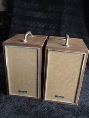 VTG 1970s Realistic Solo-103 Bookshelf Speakers Walnut Wood Case MCM WORKING
