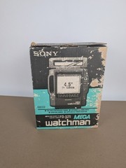 Vintage Sony Mega Watchman FD-525 4.5″ Black & White TV AM/FM Radio CIB TESTED