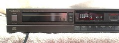 Technics Compact Disc Player SL-P300 1986 Good Codition with remote & RCA Cable