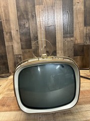 Nice Rare Vintage Original Portable RCA Victor Deluxe 14-PD-9030 14″ Retro -1958