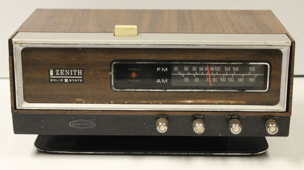 Vintage Zenith Solid State Radio Circle of Sound AM FM Model J421W Tested Good!