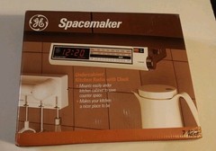 NEW Vintage GE Spacemaker UNDER CABINET Kitchen AM/FM RADIO w/ Clock 7-4212