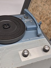 Vintage Califone 1410 K Record Player Needs Needle