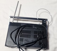 Vintage Panasonic RF-1115 UHF, PSB High, AM, FM, AC/DC portable radio
