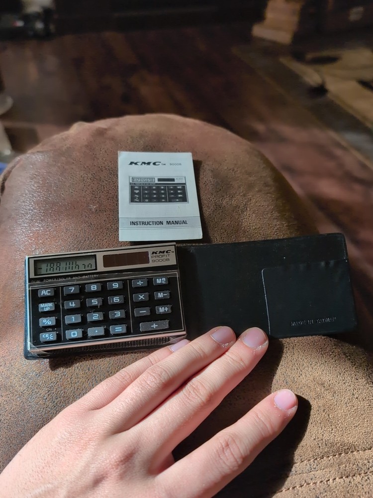 Vintage KMC 9000B Solar Power Calculator Wallet Pocket Credit Card Size Taiwan