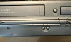Magnavox MWD2205 DVD/VCR Combo Player VHS & DVD, 4-Head VHS HQ
