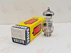 1x Valvo ECC88 6DJ8 O-getter – Heerlen, NL 1968 GAC – Tested NOS+