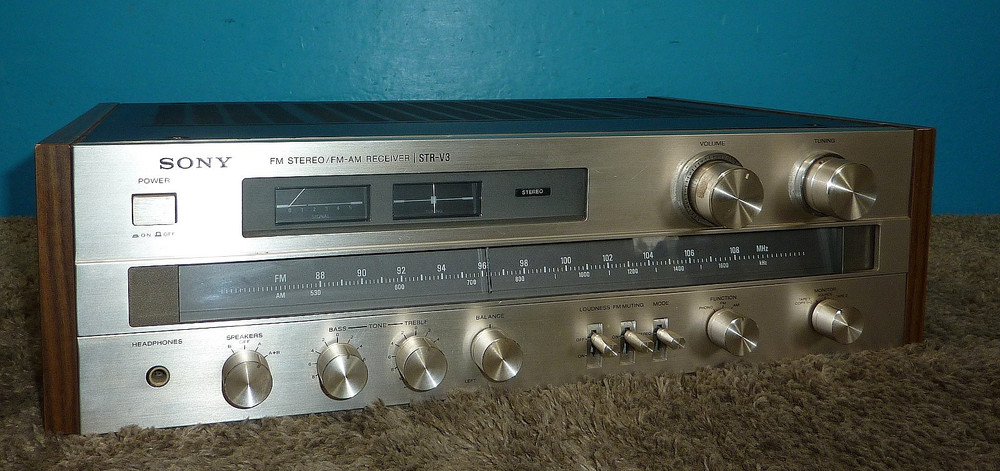 Sony STR-V3 AM/FM Stereo Receiver Working