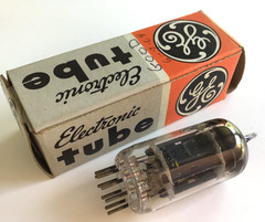 GE 12AX7 7025 Tube Long Gray Plates Top Getter USA Tested Good Vtg w/ Orig Box