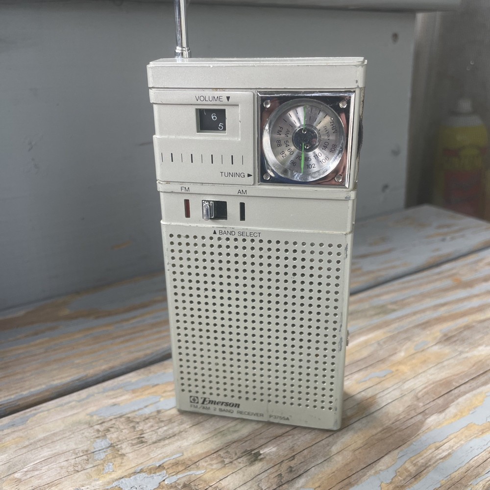 Vintage Emerson P3755A Transistor AM FM Radio Prop Hand Held Portable 9v Tested