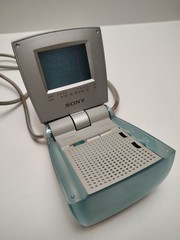 Sony Watchman FDL-252T Portable B&W Analog TV Clamshell Retro Collectible WORKS!