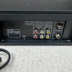 Mitsubishi HS-U520 VHS Hi-Fi Stereo Video Cassette Recorder VCR Tested No Remote