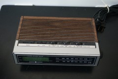 General Electric Radio Model 7-4655B FM AM Radio Alarm Clock