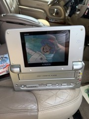 Audiovox VBP2000 Portable VCR VHS Player 5″ LCD Screen w/ Bag & Car Cord Tested