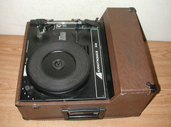 VINTAGE AUDIOTRONICS 336 PORTABLE 4-SPEED CLASSROOM RECORD PLAYER TURNTABLE