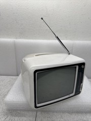 Alaron Portable 7″ Black And White TV With AM/FM Radio TV-646RW UNTESTED
