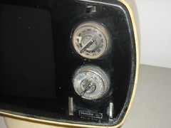 Vintage Philco SPACE AGE TV POWERS UP DISCOLORED & STAINED