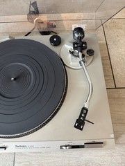 Technics SL-B205 Semi-Automatic Belt Drive Turntable Serviced AT3600L