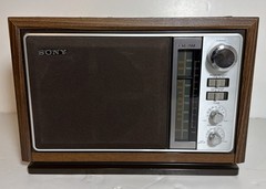 Vintage Sony ICF-9740W AM/FM Table Radio WORKS & SOUNDS EXCELLENT