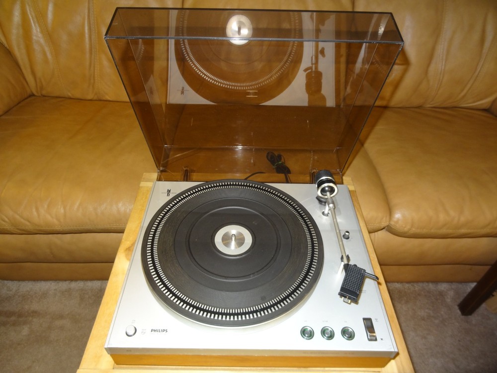 Philips Holland Electronic 312 DC Servo Belt-Drive Turntable w/Audio-Technica Ca